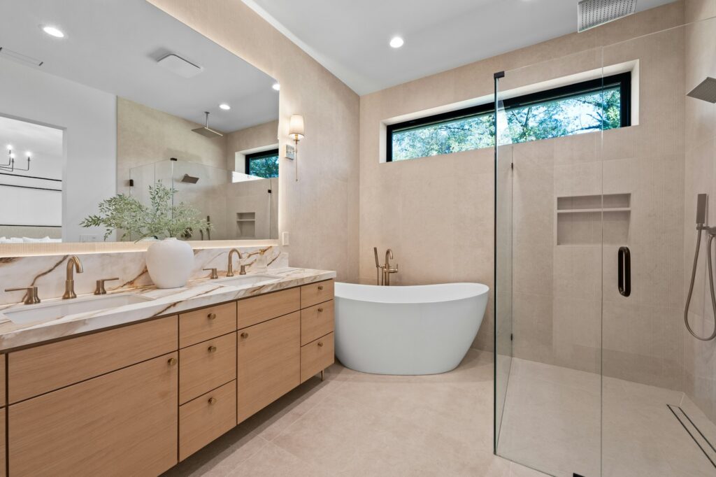 Bath with freestanding tub and double vanity