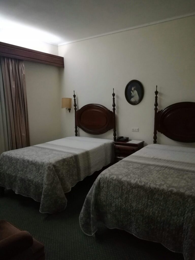 Guest room with two twin beds